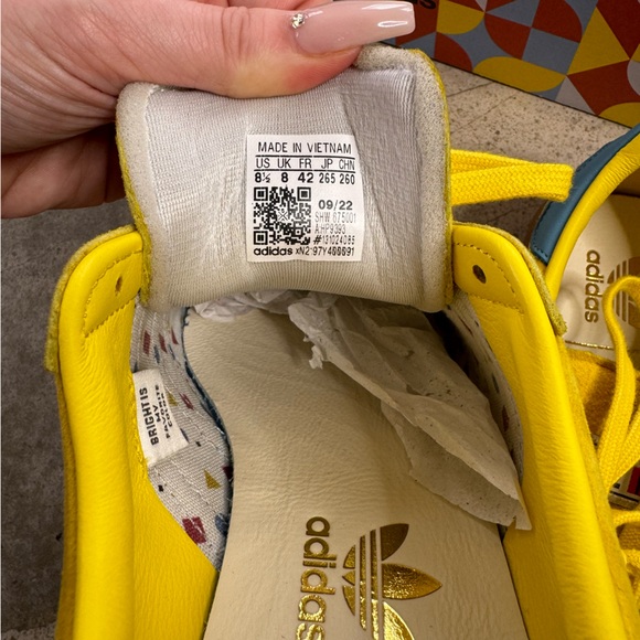 Adidas END Collab - Picture 5 of 6